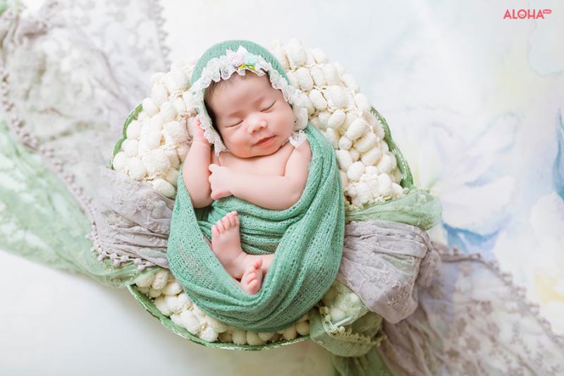 4 lý do mẹ nên chọn dịch vụ chụp cho bé sơ sinh tại nhà của Aloha Baby Studio